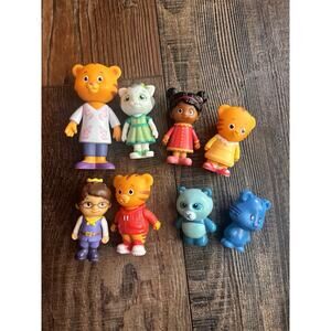 Daniel Tiger's Neighborhood PBS Figures Toys Lot of 8 - Dad Mom Daniel Margaret
